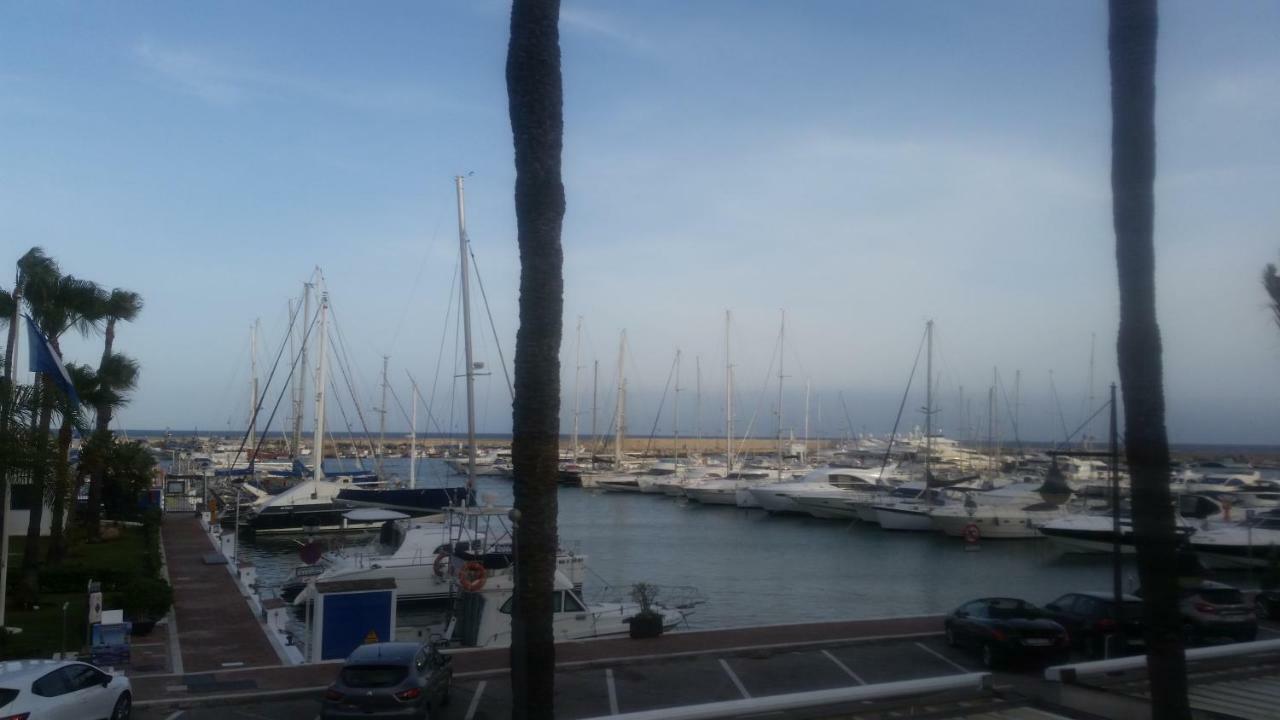 Puerto Deportivo Estepona Exterior foto